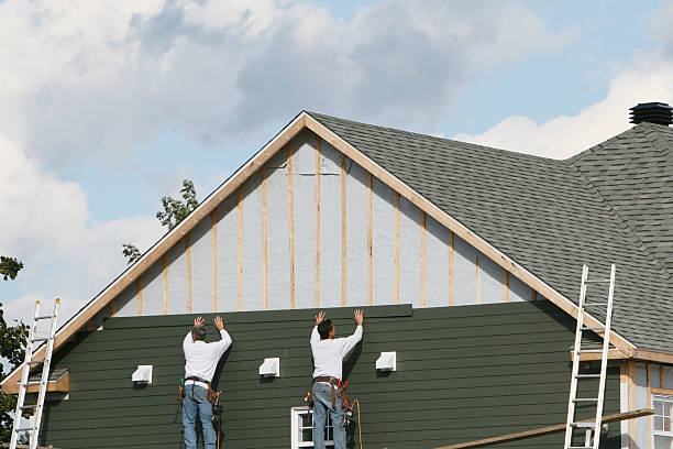 Professional Emergency Siding Repair technician working in Elgin, MN